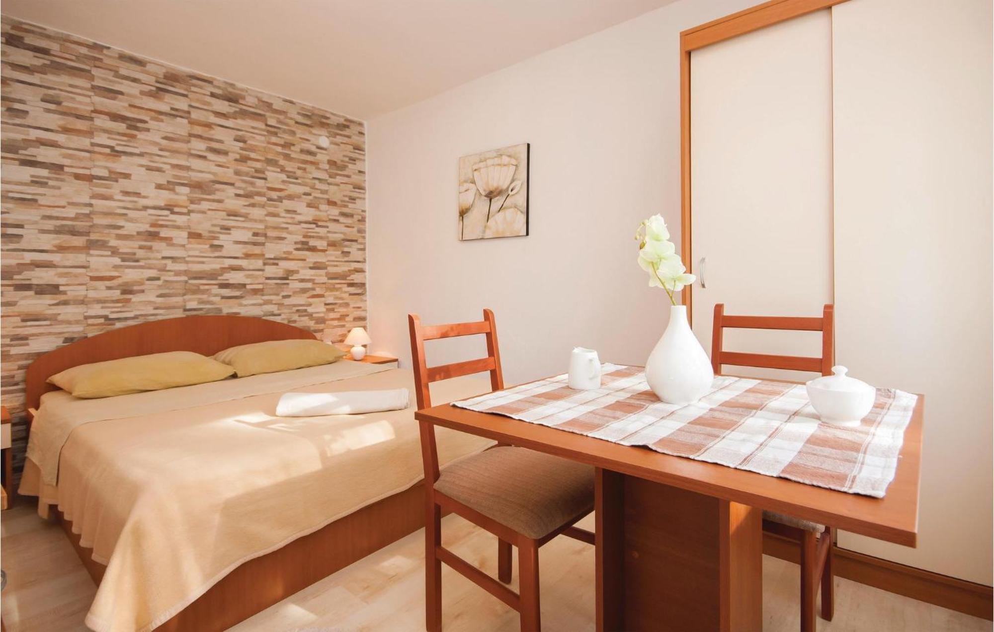Nice Apartment In Raslina With House Sea View Exterior foto